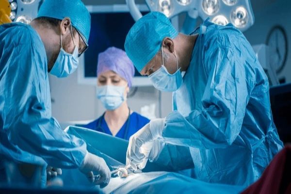 ¿Qué diferencias hay entre la rinoplastia y rinomodelación?